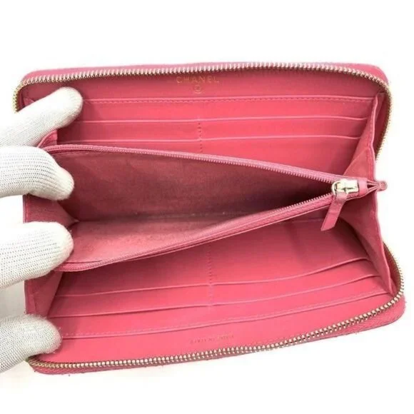 🎀 RARE 🎀 Authentic CHANEL Pink Lucky Lambskin Rhinestone Matelasse Long Wallet - Picture 9 of 10
